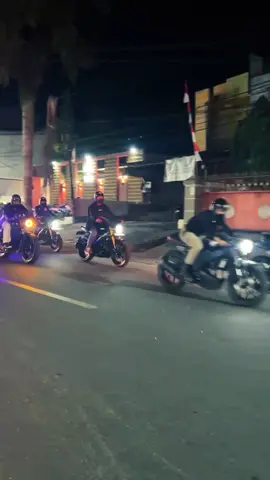 dulu ngak punya motor, mangkanya sekarang norak🙏🏼