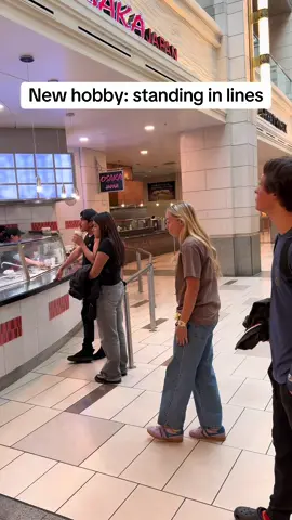 Man, I wish the line was longer 😭 #wisewordsfromneve #linelover 