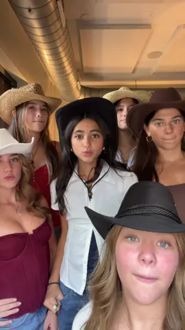 YAYYY@chiara @riley 🐞 @mikayla_colvin29 @grace.gibson @rose 🪷🐚 