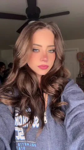 Why be one of the guys, when your one of the girls 🥰 