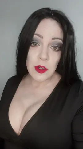 #31daysofhalloweencostumes #morticiaaddams #theaddamsfamily #halloween ##31daysofhalloween 