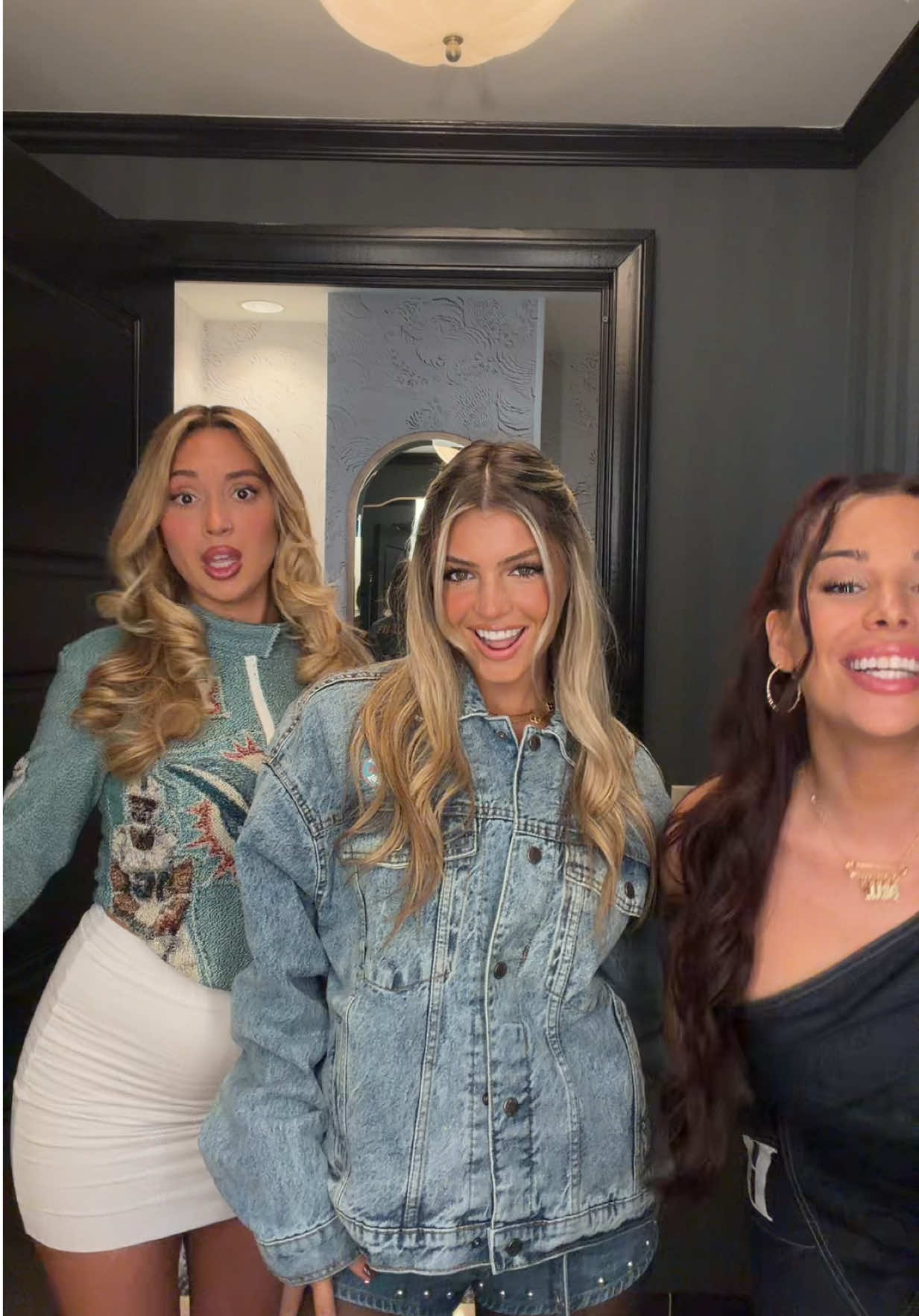 love me a game day @samssznnn @Brooke & Q ❤️