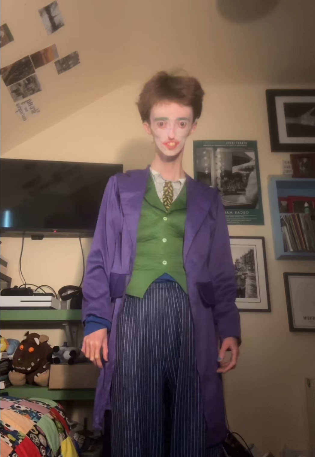 Why so serious 😂 🤡  #fyp #trendingnow #jokerchallenge #viral #halloweenlook 
