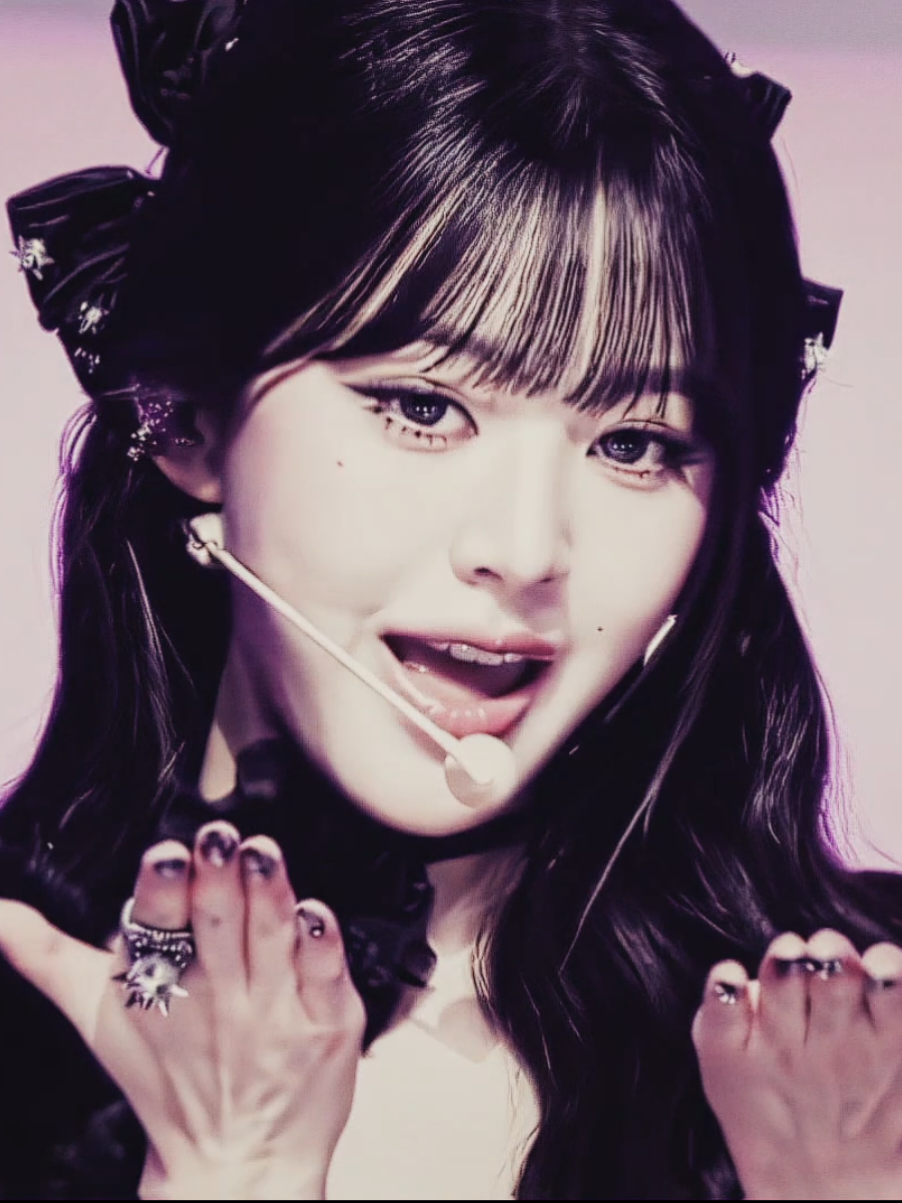 Insane beauty ac: @akii  scp: @𝜗𝜚⋆₊˚  #wonyoung #ive #foryou #edit #katzeyed 