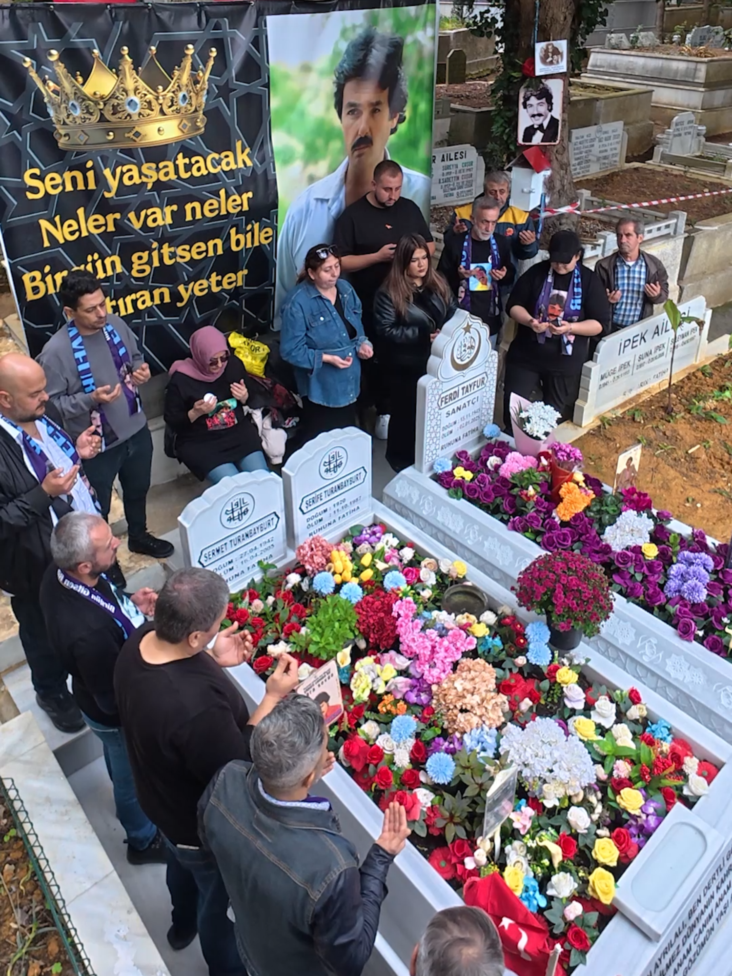 DUA #ferdibabahayranları #ferdi̇🅱️🅰️🅱️🅰️👑👑kral👑👑 #ferditayfurfilmleri #ferditayfurşarkıları👑 #ferdibabasevenleri #ferdi̇tayfur #arabesk #FERDİ #keşfetteyizzz #keşfetbeniöneçıkar #15kasimdunyaferditayfurgunukutluolsun #DUA #KABİR #MEZAR #İSLAM