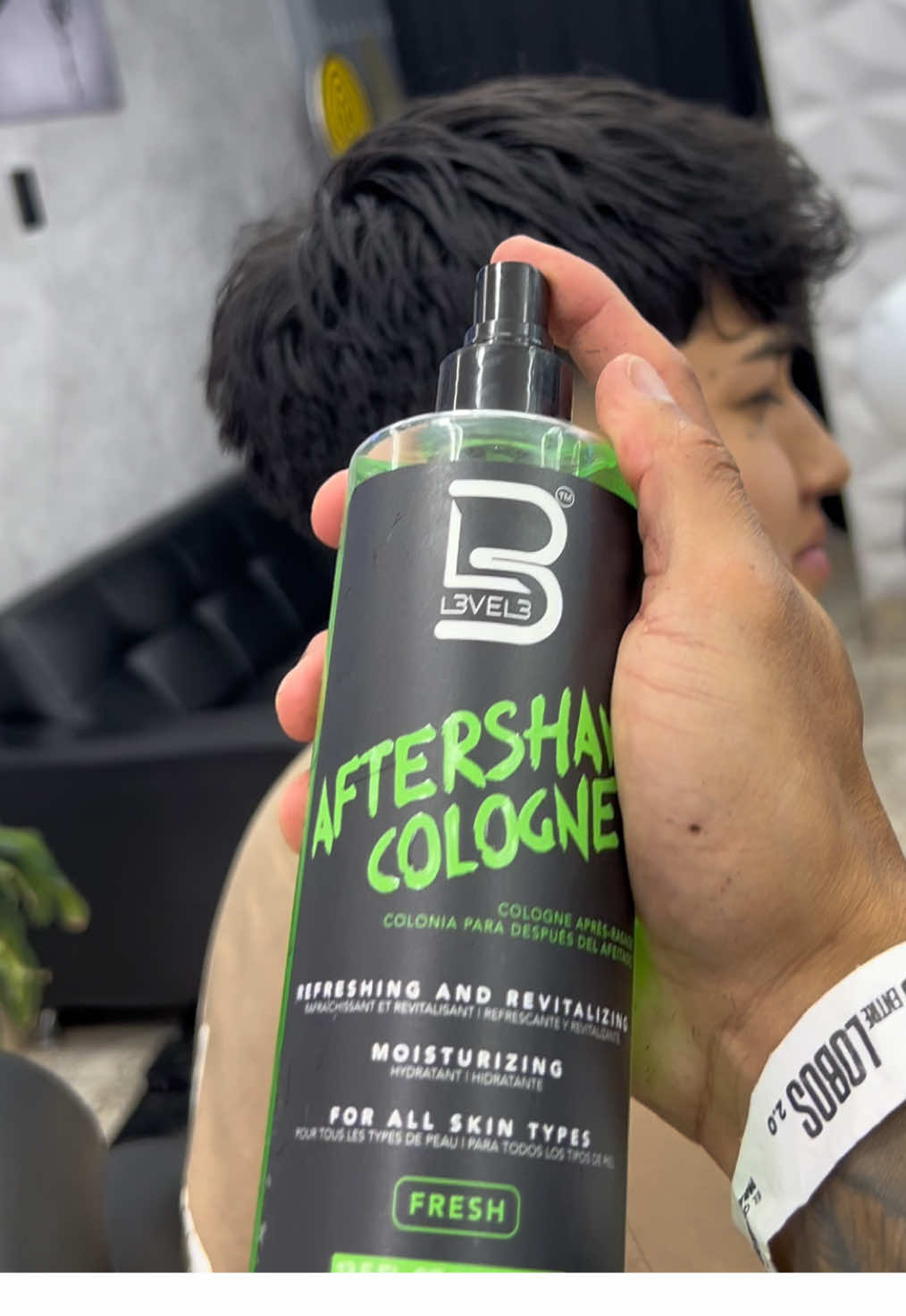 Low Fade en V 😌 @JACQUE-LINE ECUADOR  #viral #barberias #quito #lowfade 