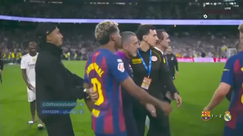 عركه ريال مدريد يكللك لاميل شرد وعاف حبييبت بل ملعب 🤣🤣🤣#الكلاسيكو🔥⚽️ #fyp #ريال_مدريد #امبابي🇲🇫 #اكسبلورexplore 