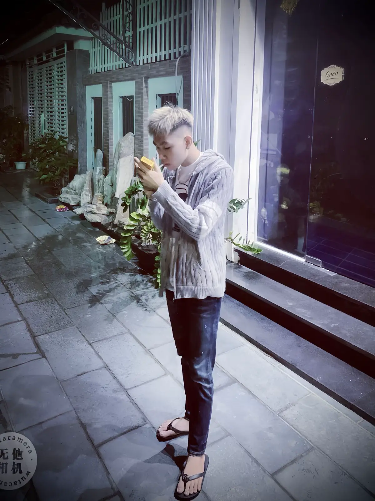 Tôi chỉ sợ những người sống tốt với mình thôi, vì không biết phải trả tình nghĩa cho họ thế nào mới phải. Còn những người sống tệ với tôi thì dễ thôi, họ có nhưng nào cũng không đáng để bận tâm…!#xhhhhhhhhhhhhhhhhhhhhhhh #fypシ #viral #xuhuong #benthen 