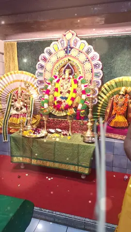 காவியம்: சூரனின் இறுதிக் களம் ​வெற்றிவேல் முருகனுக்கு வேல் வேல்! தலைவன் வருகைக்காகத் தெருக்கள் கூடும்! மெய்ம்மை வேலின் சீற்றம் அறியாதே, அவுணனாம் சூரன் ஆடல் காண்பீரே! செருக்கு அழிக்கும் அறிவுத் தெளிவு இதுவே! ​பழமை மிகு பிரம்மதேசம் திருத்தலமே! பார்வையின்றிச் சூரன் பவனி வரும் நாளே! திசையெங்கும் முரசு திடுதிடென ஒலிக்க, செருக்கின் உருவமாய் சூரன் வருகின்றான். தெருவில் செல்ல வழியில்லா எல்லை: கோயிலின் உள்ளேயே சூரன் களம் கண்டான்! தன்னை அழிக்கவரும் தலைவனை எண்ணாது, தருக்குடன் நிற்கும் சூரனின் இறுதிக்காட்சி! ​வேற்படையோன் வலிமையின் வீறினை அறியா, வீழப் போகும் சூரா! உன் அழிவு உறுதி! அறிவின் சுடரே! தலைவனே! நீ வாழி! தூய செந்தூரில் துள்ளிக் குதித்தோனே! ஆறு திருமுகமும், பன்னிரு தோளும், அன்பர் தம் நோயை அறுத்து எறியும் வீரம்! ஓதி உணர்ந்து மகிழ வல்லார்க்கு, உலகம் யாவையும் உவந்தே அளிப்பவனே! ​சூரனே! இன்று உன் விளையாட்டுத் தொடரட்டும்! நாளை, உனை அழிக்கும் அருள் வேல் வரும்! அவுணரின் வஞ்சனை யாவும் அறவே ஒழிய, தன்னலம் அழித்து அருள் செய்யும் நாள் வரும்! ஓர் எழுத்து மந்திரம் ஓதும்போதே, உன் எல்லாக் கொட்டமும் ஒரு நொடியில் அடங்கும்! வெற்றிவேல் சக்திவேல் ஏந்திடும் வேலன், வீர முழக்கமிடும் நாளைக் காண்போமே! ​கந்தனுக்கு அரோகரா! வெற்றிவேல் முருகனுக்கு அரோகரா!
