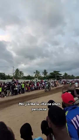 La vitesse sinon personne😌#fyppppppppppppppppppppppp  #toutlemonde #moto 