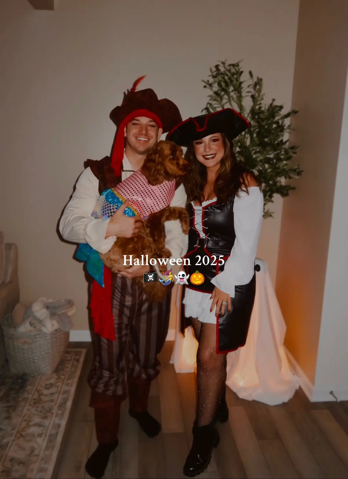 swipe for a photo dump of our annual Halloween party 💀🎃
