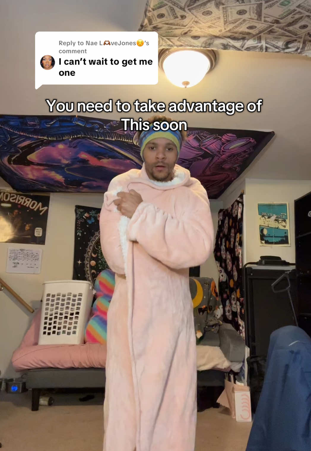 Replying to @Nae L🫶🏾veJones☺️ wearable heated blanket #tiktokshopblackfriday #CyberMonday #heatedblanket #lazygirlfashion #wearableblanket 