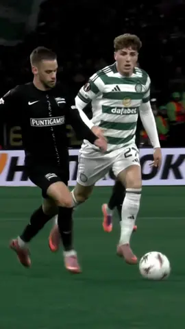 Tomi Horvat launches the rocket against Celtic! 🚀 #sturmgraz #halidbeslic #balkan #goal 