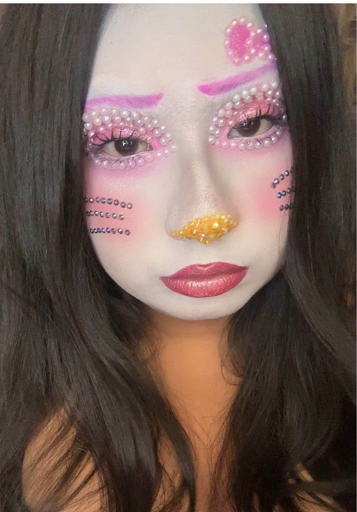 why the long face? #creativemakeup #hellokitty #fyp #halloween #hellokittymakeup 