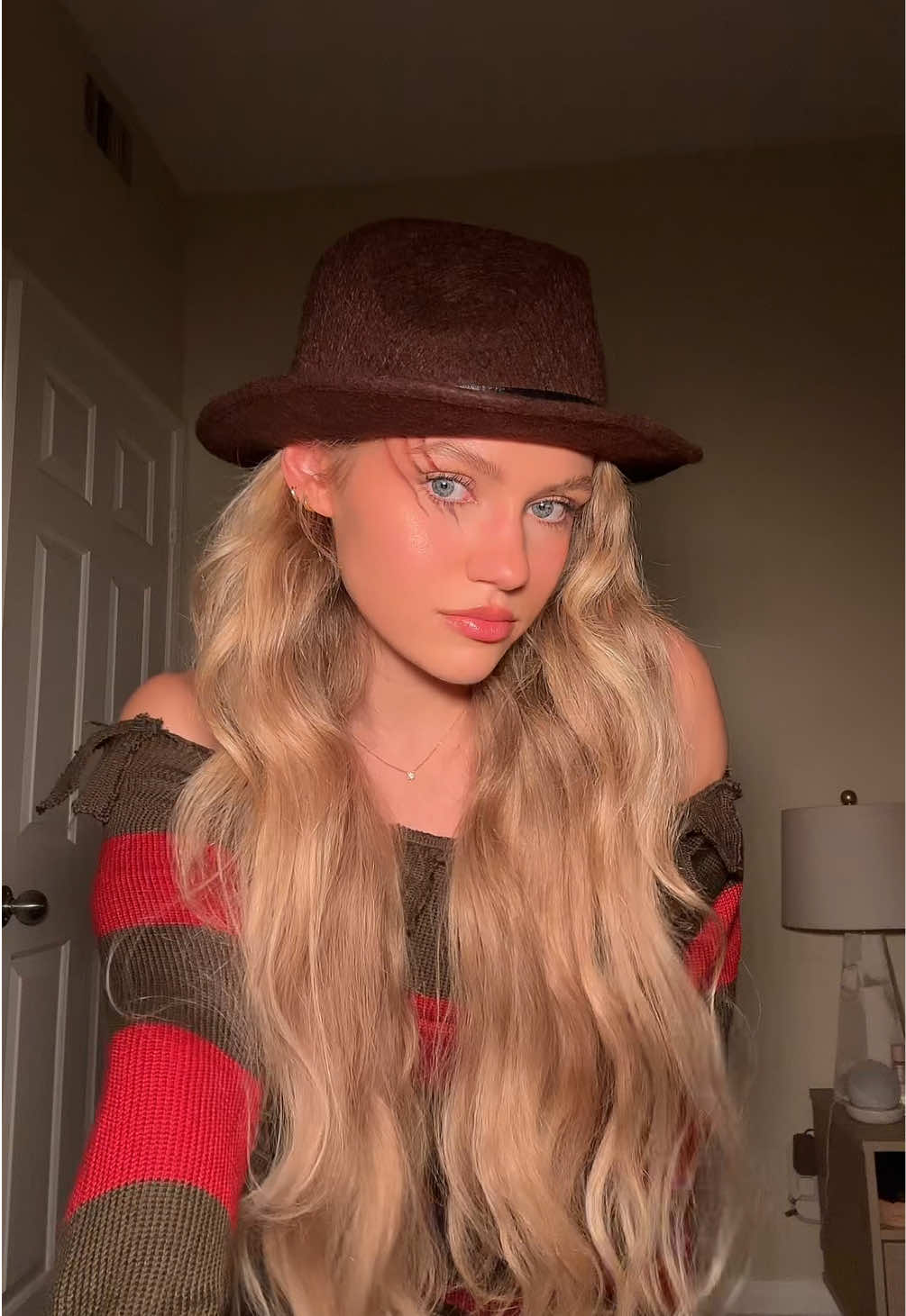 didn’t know Freddy was a freak like that fr #freddykruegercostume #freddykrueger #halloweeninspo2025 #halloweencostumeideas 