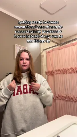 sunday for an APR grad student & full time media employee!   makeup so i don't look like im rotting: @Farmacy Beauty moisturizer  @Saie highlight @Maybelline NY mascara and powder @Glossier blush @Milani Cosmetics setting spray 