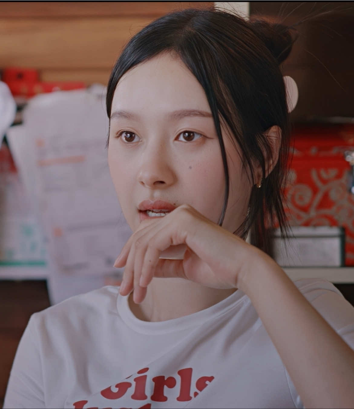 As if the glasses change anything 🤫 #milkpansa #milklove #whalestorexoxo #23point5 #thaigl original content 