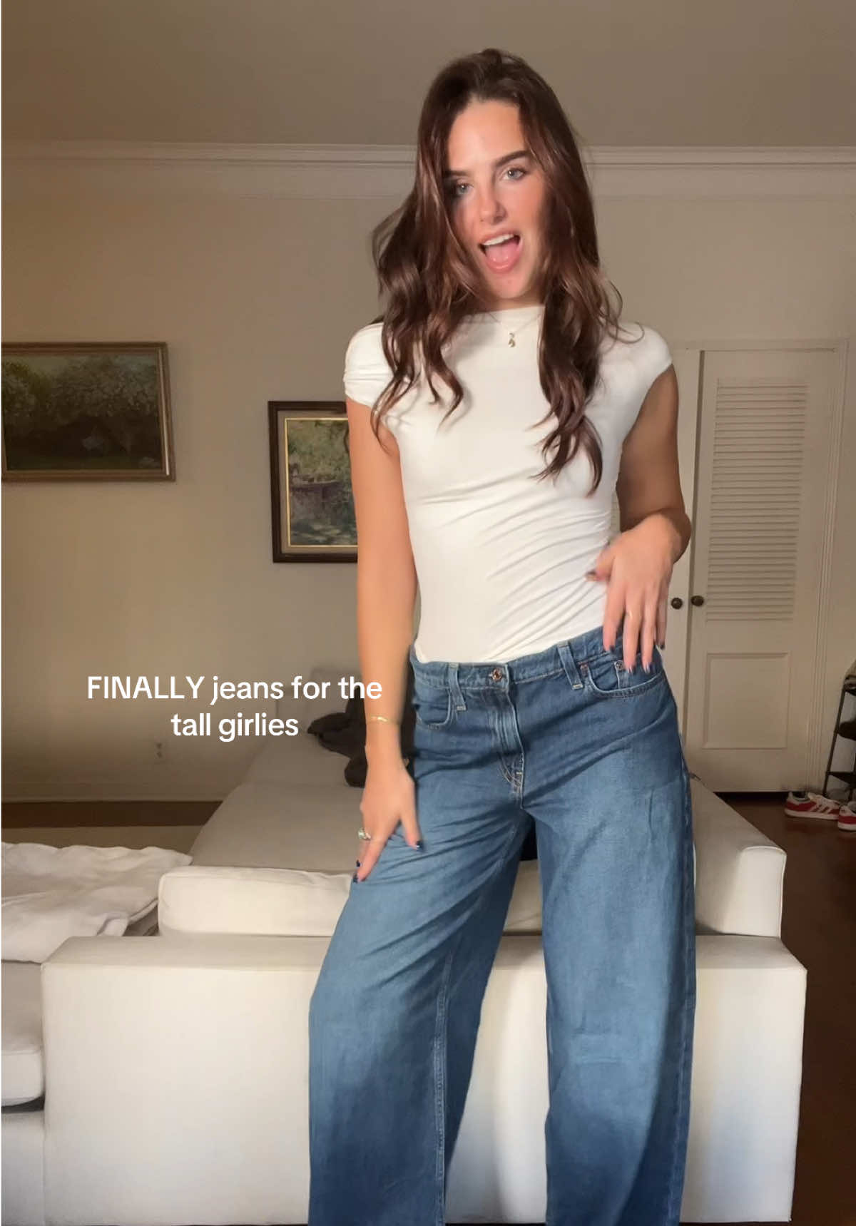 5’10 plus I’m in heels and they STILL touch the floor #gap #gapjeans #tallgirl #jeansfortallgirls 