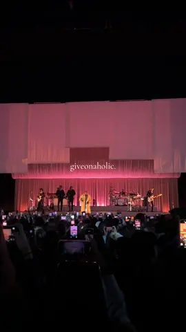 beloved tour was so perfect!! #giveon #belovedtour #giveonconcert #philly #giveontour 