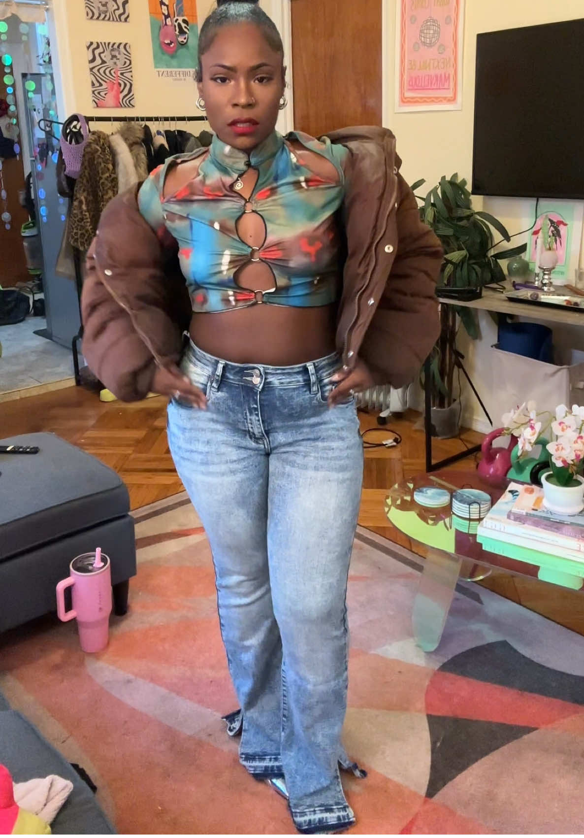 I love fall fashion but I have choosing outer wear 🍂✨ #fallstyle #falloutfitinspo #ootdinspo #grwmoutfit #midsizefashion  Top: @sheinofficial  Jeans: @fashionnova  Shoes: @asyllum_official  Coat: @forever21