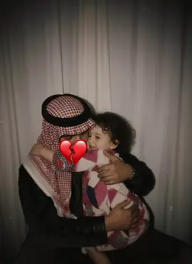 أكثر شي فقدته من طفولتي هو حضن أبي، الدفا اللي ما يعوّضه أي حضن😔💔#الذكاء_الاصطناعي #اكسبلورexplore #fypシ #رحمك_الله_يا_فقيد_قلبي💔 