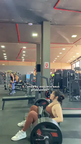 A constância muda tudo ✨ Desde que comecei a tomar o Relaxei todos os dias, percebi meu corpo e minha mente em equilíbrio. Quando o cortisol tá sob controle, a diferença é nítida: mais energia, foco, pele bonita, sono leve e uma sensação real de bem-estar. É incrível como cuidar da mente reflete na beleza e na performance do dia a dia. 💆🏽‍♀️💙 Cuidar de mim virou parte da rotina — e eu não abro mão desse momento. #momentorelaxei