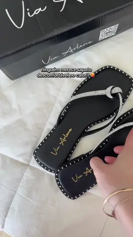 Rasteirinha sandália baixa com brilho  #sandalia #rasteirinhas #sapatosfemininos #sandaliasfemininas #sandaliasdecoradas 