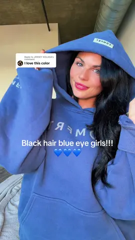 Replying to @JERSEY KOLASA obsessed with this color @Comfrt 💙