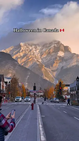 Ma le vibes? I colori? 😭😍 #canada #banff #halloween
