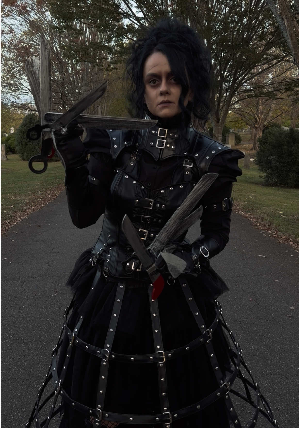 I’ve been training for this role my whole life ✂️ Makeup: @Graham Tyler MUA Hair: @Hailz 💀 #halloween #halloweencostume #cosplay #edwardscissorhands 