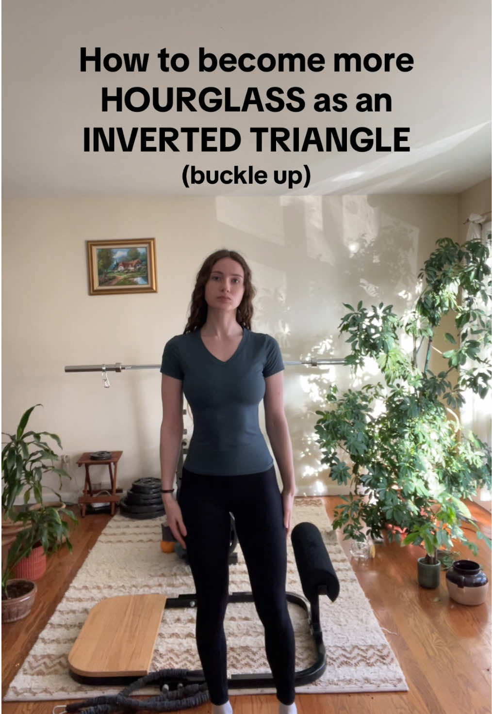 Inverted triangle to more hourglass 🥰 it’s all about proportions!! Inverted triangles need to prioritize lower body if they want to get a more equal look between upper and lower body #bodytype #hourglass #invertedtriangle #dreambody #athomeworkout 