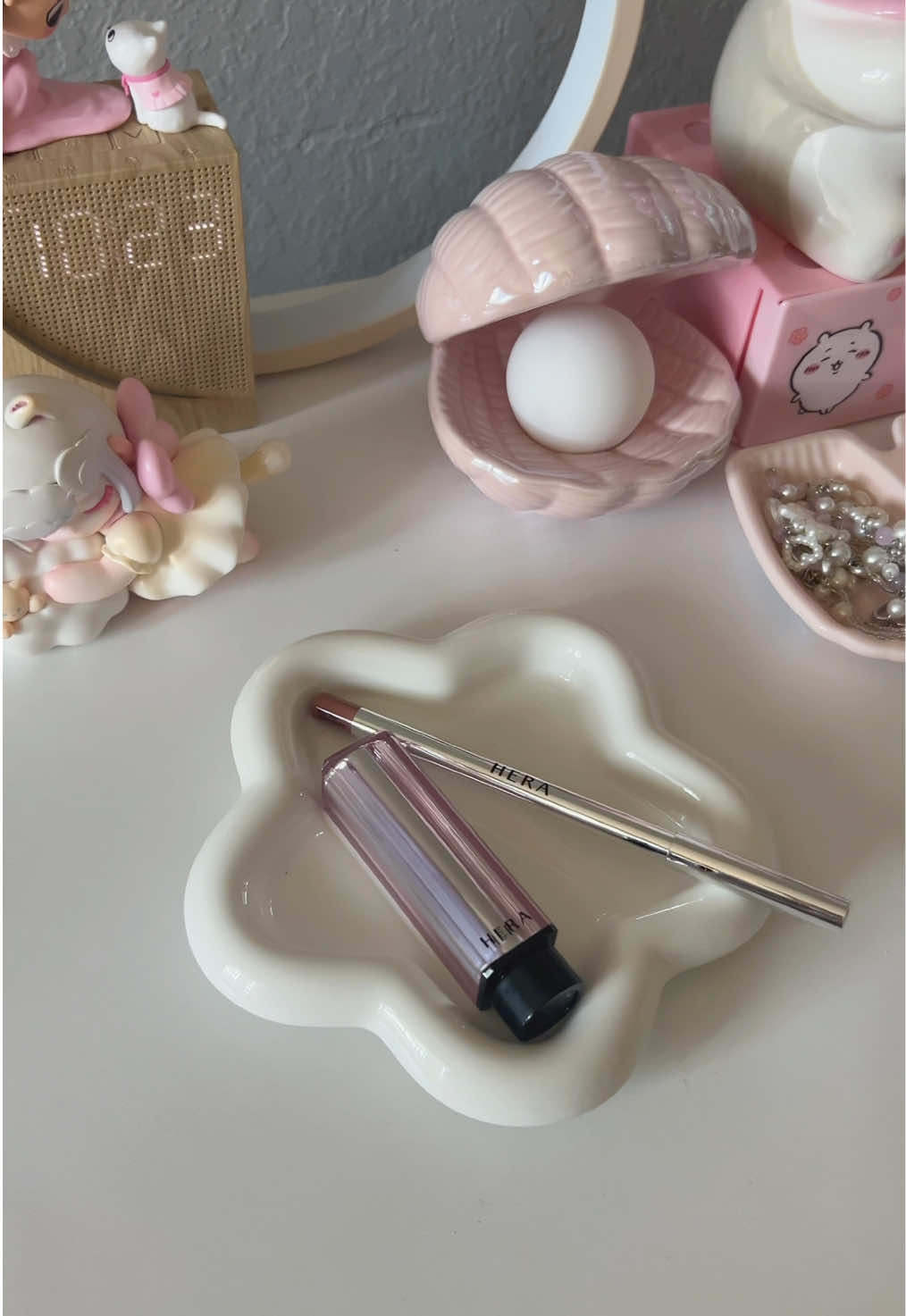 no need to reapply my lippie all day!! 🥹💕 @HERA #herabeauty #liptint #kbeauty #lipcombo #tiktokshop 