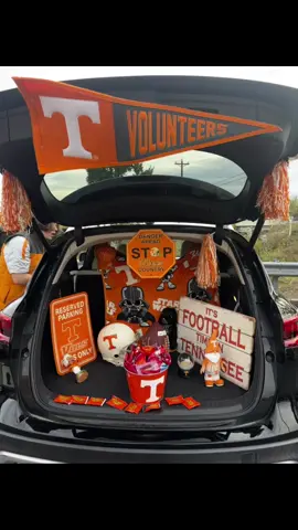 Our trunk or treat for 2025. Go VOLS. #chattanooga #govols #trunkortreat #rockytop #halloween 