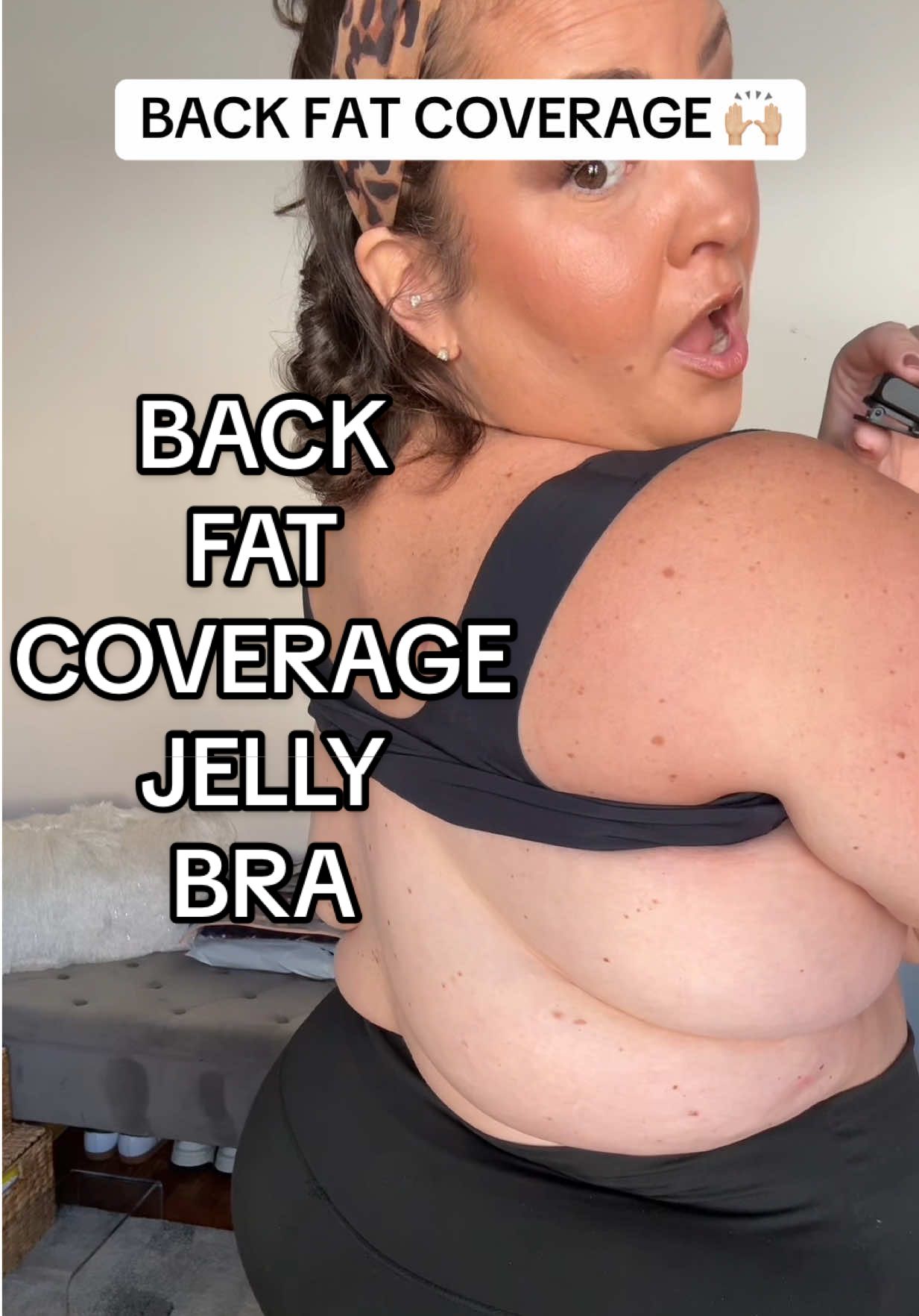 Finally!! A comfy jelly bra that covers all your back fat, is wireless, lifts & supports 👏🏼👏🏼 — I’m 295 wearing a 4XL #jellybra #comfybra #comfortablebras #wirelessbra #seamlessbra 