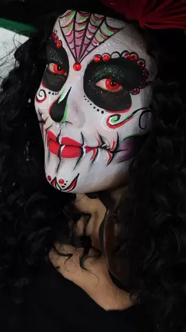 its Halloween babe  make e video @Stella Farias  #Halloween #halloweenmakeup #caveiramexicana #fyp 