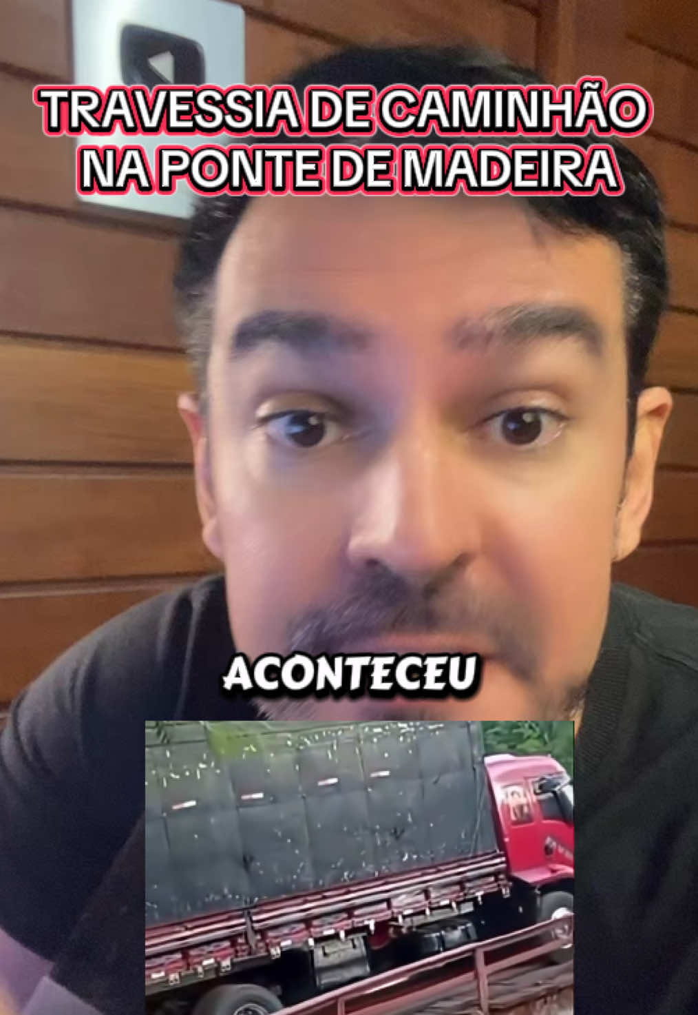 Travessia de caminhão na ponte de madeira 