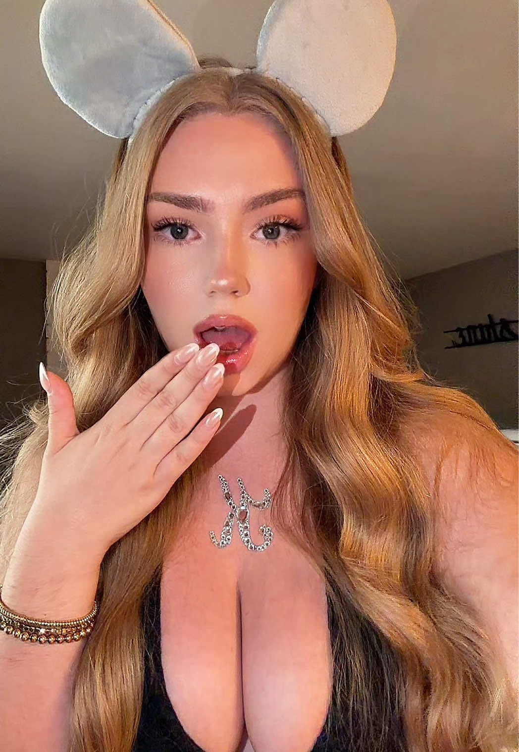 Why are you dressed so scary💅🏼🐭  #imamouseduh #karensmith #halloweencostume #meangirls #fyp 