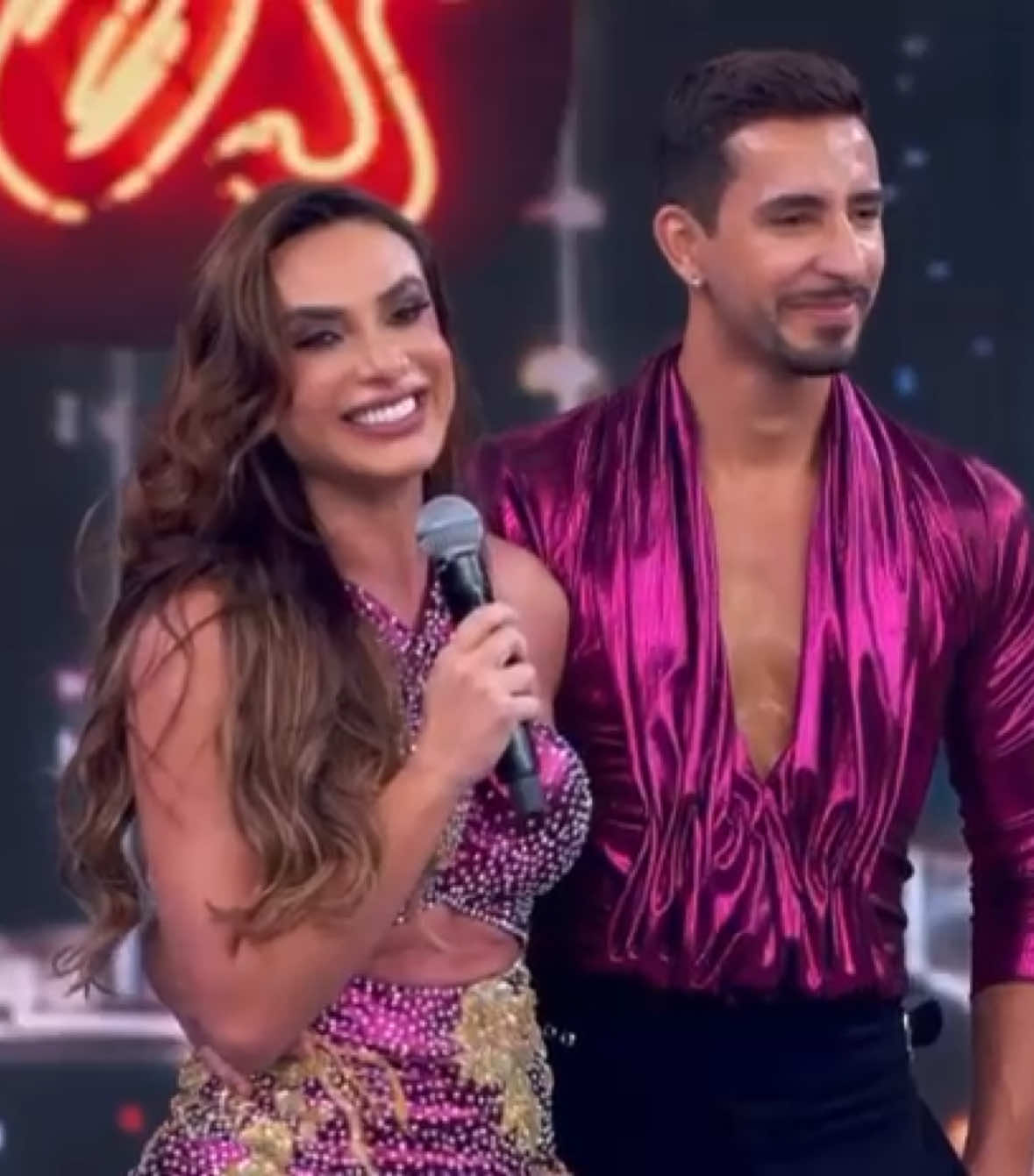 Carro alegórico? Pão de Açúcar? Eu amo o Milton Cunha! Ele é ÚNICO! 😂♥️ #Domingão #DançaDosFamosos