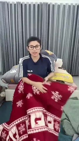 Chăn Yuki siêu mềm mịn, kích thước lớn 2m x 2m3. Đắp hai người lớn và hai trẻ em thoải mái, ấm áp!