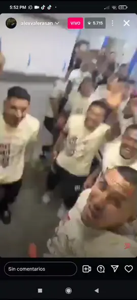 Y llora llora cagooooon JAJAJAJAJA sigan celebrando csm, traigan más trago que copas nos sobran 🏆🏆🏆❤️💛🤫 #UniversitarioDeDeportes #YdaleU #futbolperuano #garracrema #tricampeon 