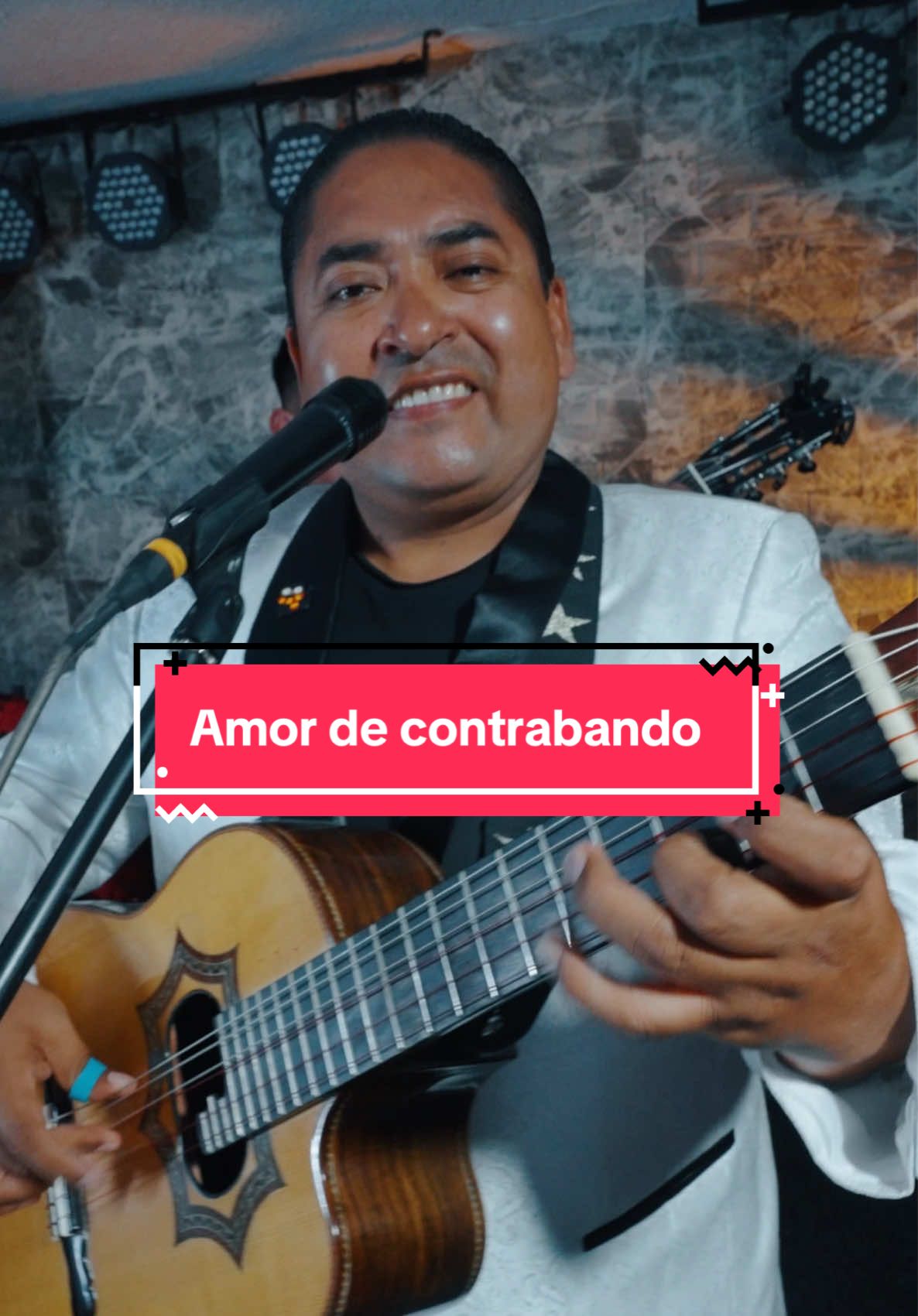 Amor de contrabando #SuenaRequi #ElRequiysusEstrellas 