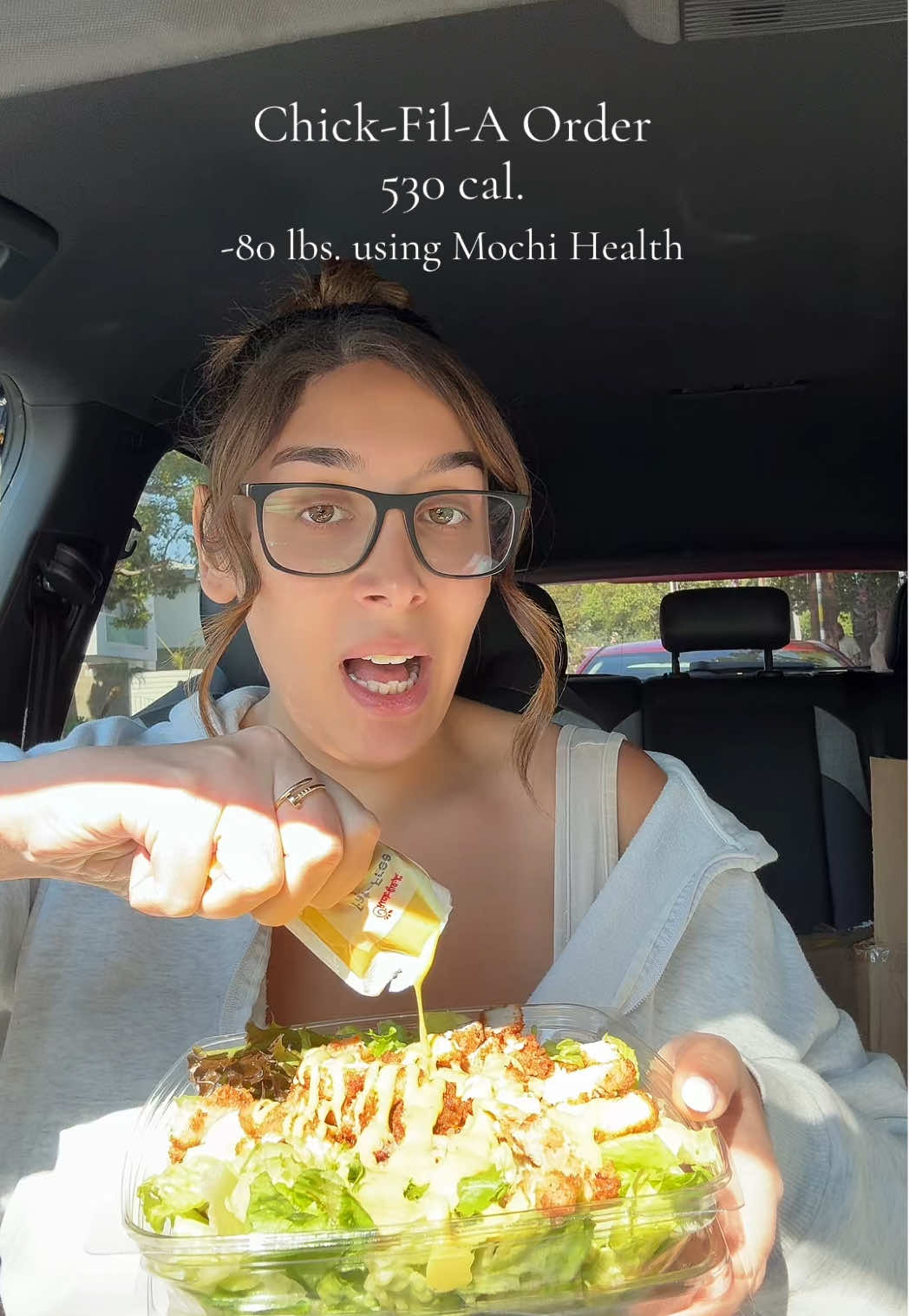 calorie deficit chick fil a order: cobb salad sub avocado lime ranch for low-fat honey mustard (530 calories) @myrajoinmochi @Mochi Health #chickfila #caloriedeficit #mochihealth 