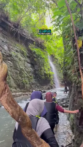 Info Boking bisa klik link yg ada di bio ya temen temen 👍#curug #wisataalam #curugputri #infowisata #infowisatapandeglang 