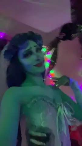 Halloween party timeeeee #fyp#halloweentransition#corpsebride#halloween 