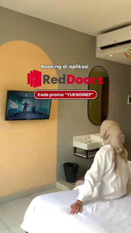 Fomo banget ke Bandung pengen nyobain roti yang lumer lumer! Sekalian staycation di hotel affordable cuma 200rban klo booking di aplikasi @RedDoorz Indonesia dan pake kode promo “YUKNGINEP” #RedTravelers #BerkeSANS #SANShotel 