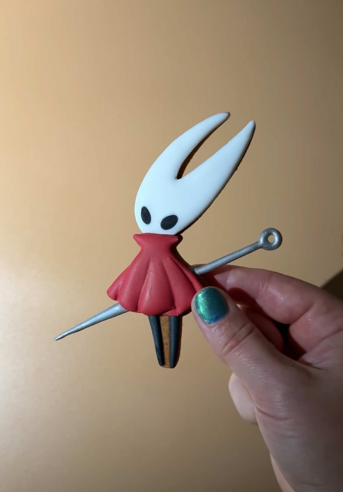 Not sure if this is going to find it’s target audience, but I haven’t made cookies just for fun in ages and this game has a chokehold on me 😅 #cookieart #silksong #hollowknightsilksong #hornet #cookiedecorating 