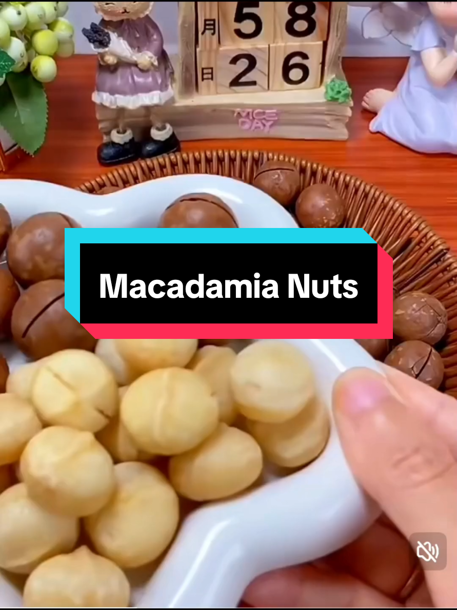 Kacang Macadamia. Kacang kudap2 sihat masa layan movie. Macadamia Nuts. #macadamia  #macadamianuts  #kacangmacadamia  #healthynuts  #kacangsihat 