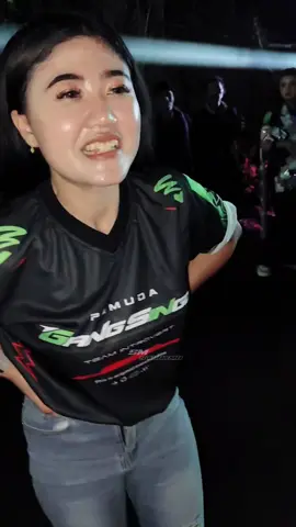 Kata2 hari ini, dari idolamu.  #dancerkarnaval #karnavalsoundsystem #lewatberanda  @ristaangel5 