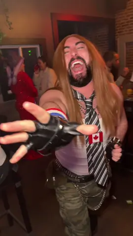 Avril Lavigne walks into a bar… #imwithyou #avrillavigne #halloweencostume #halloweencostume 