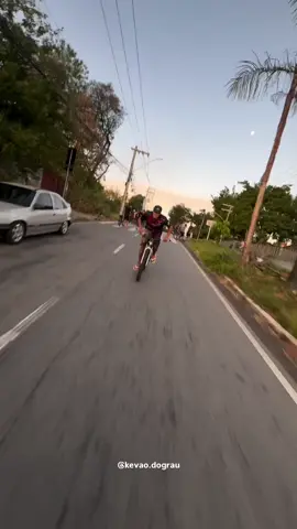 esse kevao não é normal 😱😱😱 #grauderua #grau #futebol #foryoupage #viral 